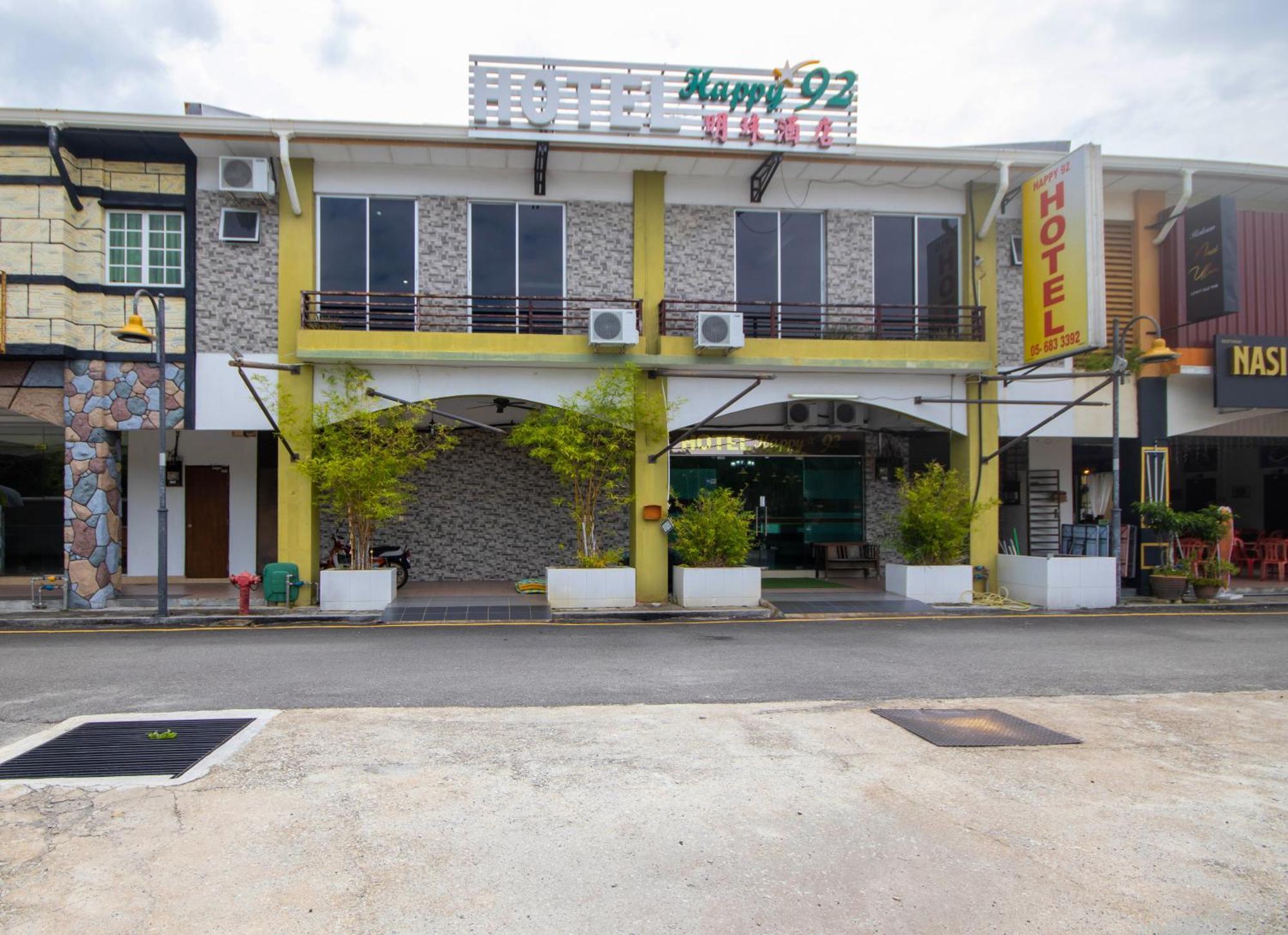 Jq Happy Lumut Hotel Exterior photo
